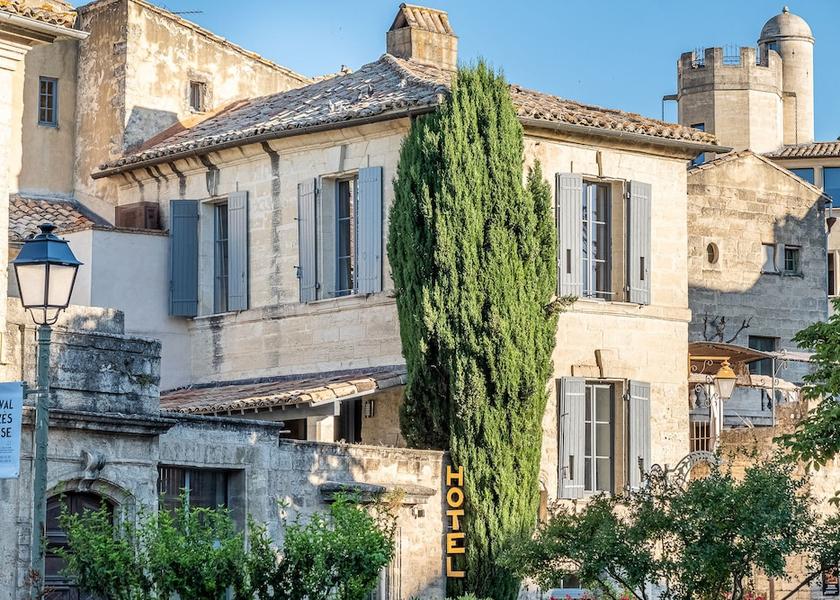 Occitanie Uzès Front of property