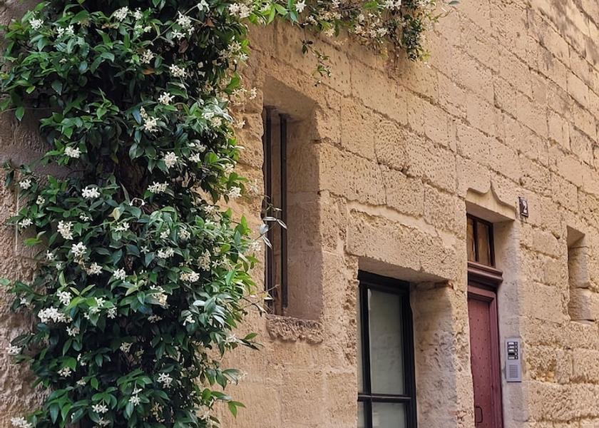 Occitanie Uzès Exterior