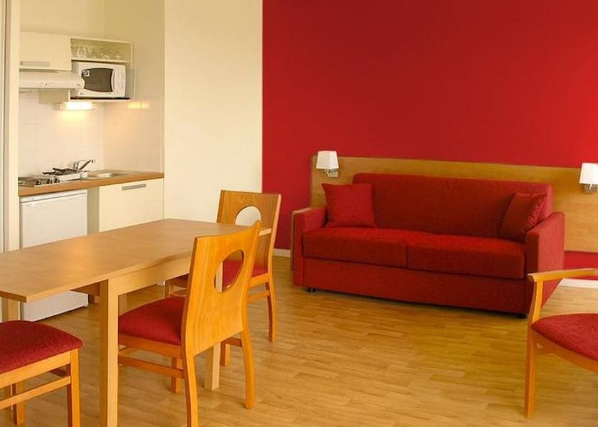 Normandy Sotteville-les-Rouen Room