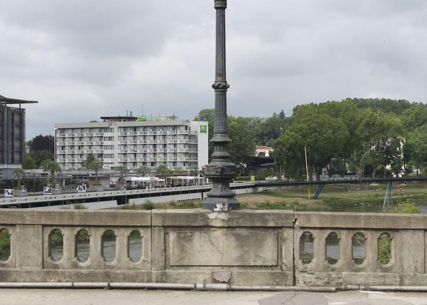 Nouvelle-Aquitaine Dax Facade