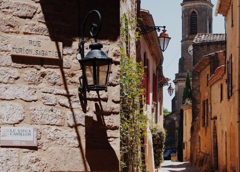 Occitanie Castillon-du-Gard Exterior Detail