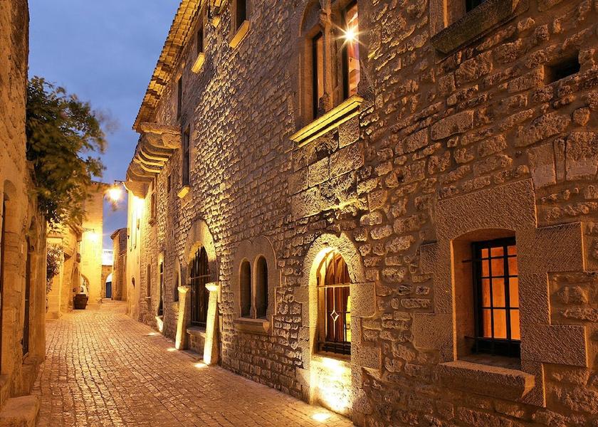 Occitanie Castillon-du-Gard Front of property - evening/night