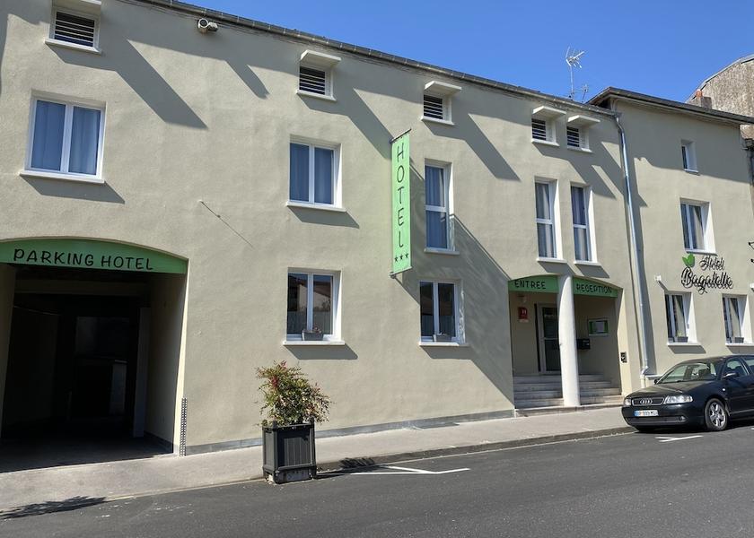 Grand Est Pont-a-Mousson Front of property