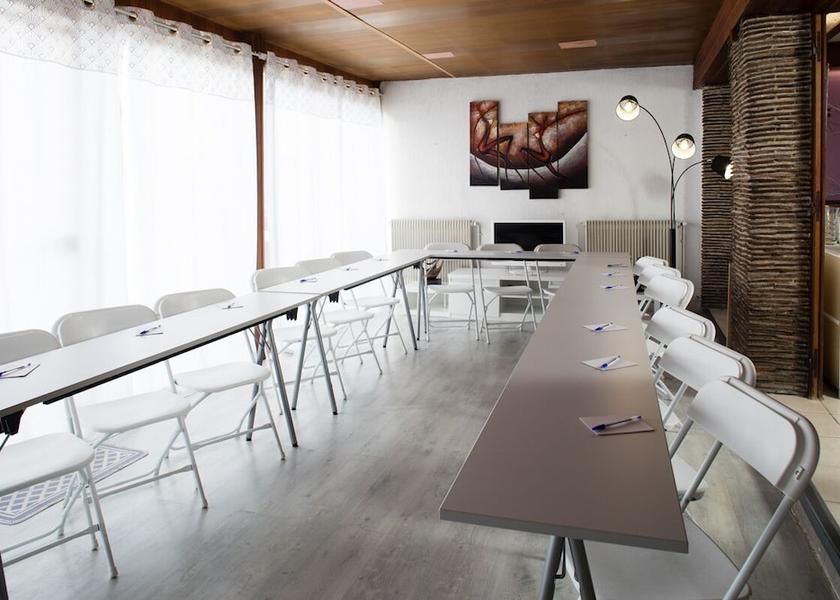 Centre-Loire Valley Dreux Meeting facility