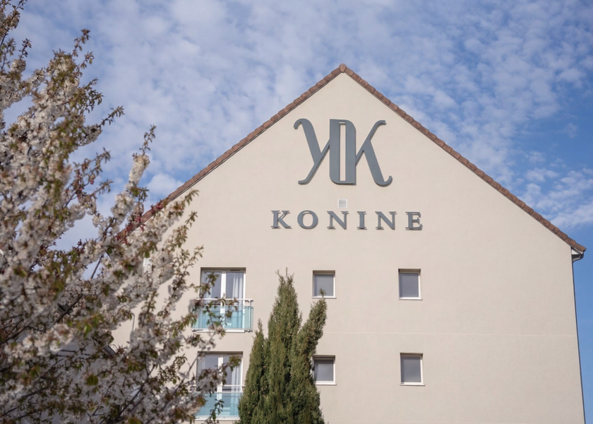 Bourgogne-Franche-Comté Montceau-les-Mines Hotel Exterior