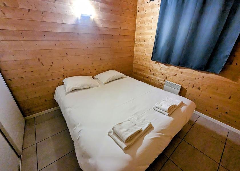 Auvergne-Rhone-Alpes Meyzieu Room