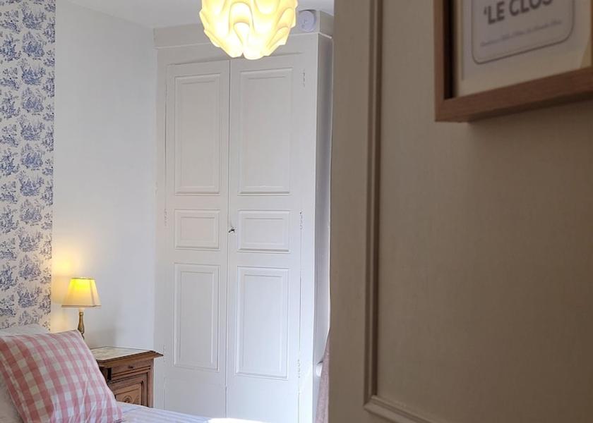 Bourgogne-Franche-Comte Aze Interior Entrance