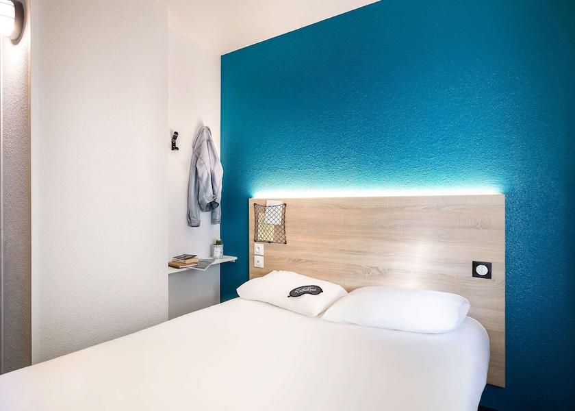 Auvergne-Rhone-Alpes Clermont-Ferrand Room