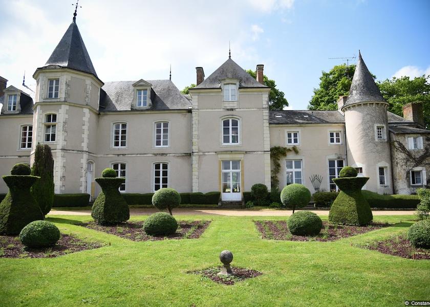 Pays de la Loire Crosmieres Exterior Detail