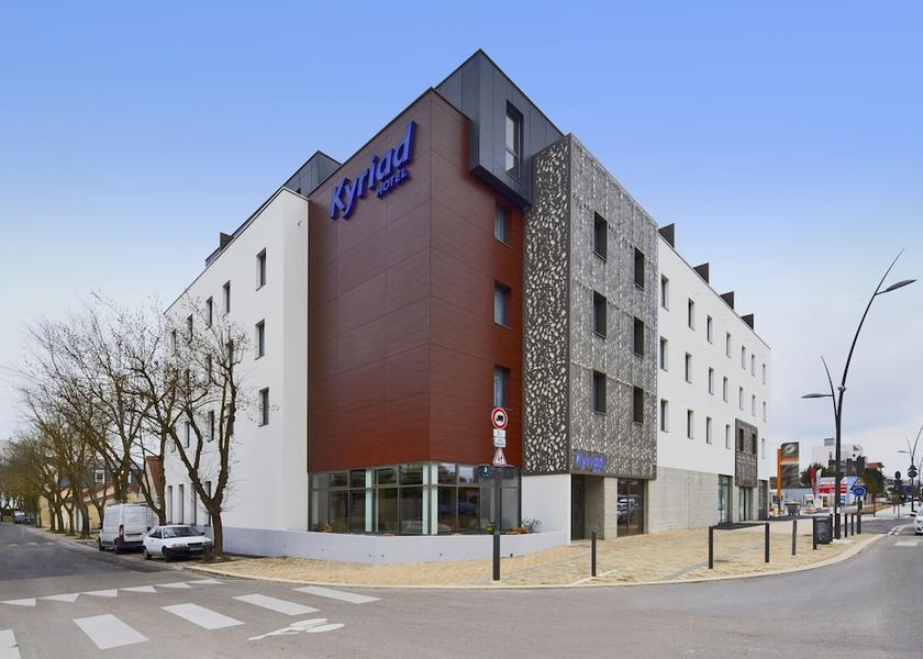 Grand Est Troyes Exterior Detail