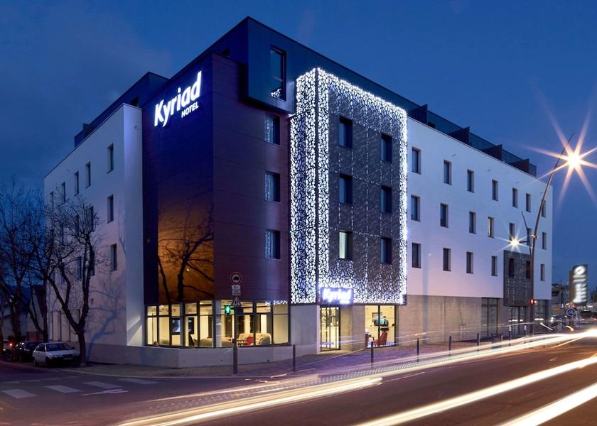 Grand Est Troyes Exterior