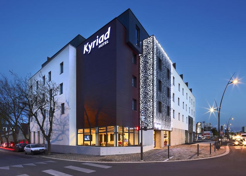 Grand Est Troyes Facade