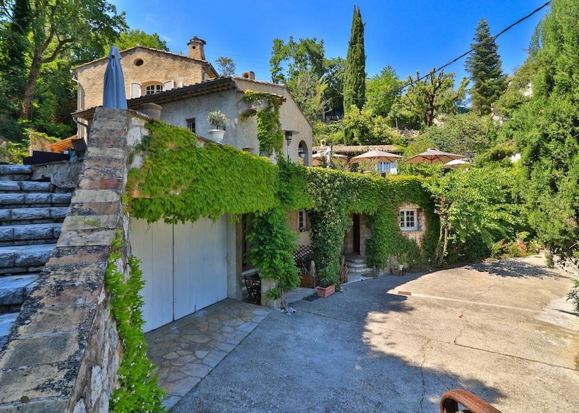 Provence - Alpes - Cote d'Azur Tourrettes-sur-Loup Property Grounds