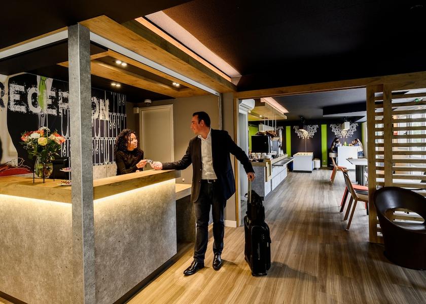 Auvergne-Rhone-Alpes Saint-Etienne Reception