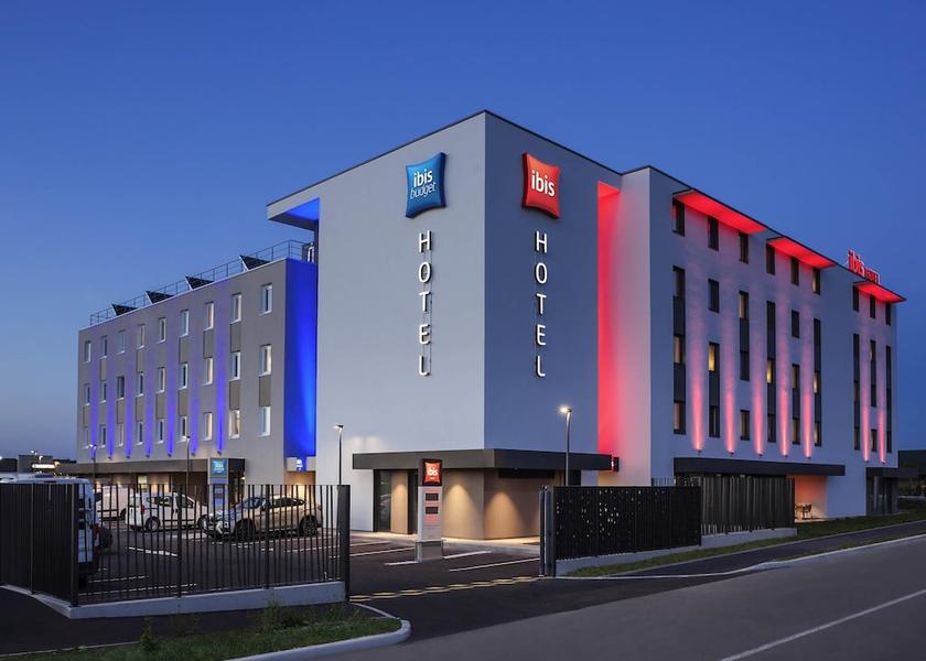 Bourgogne-Franche-Comte Sens Exterior Detail