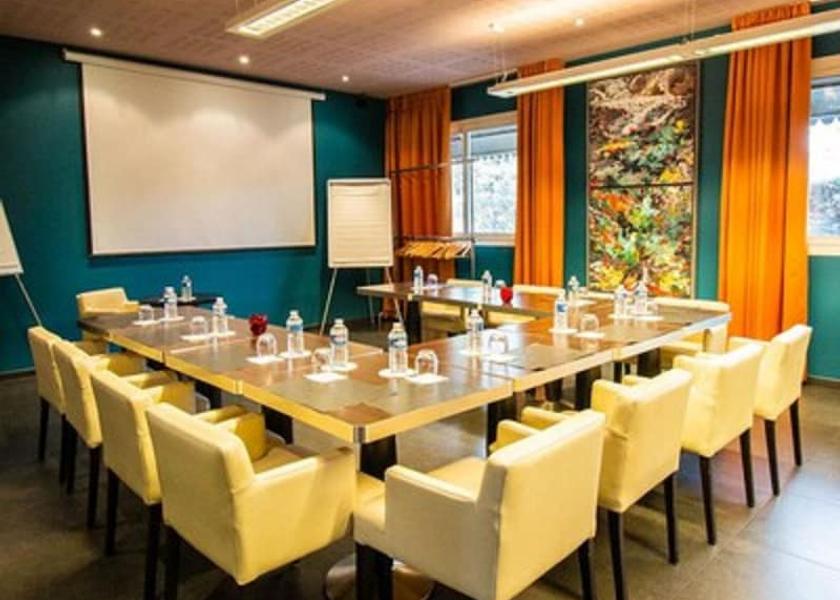 Provence-Alpes-Côte d'Azur Carpentras Meeting facility