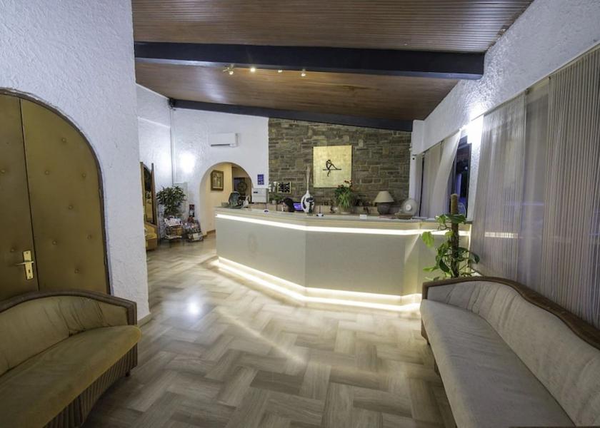 Corsica Lucciana Reception