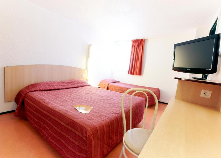 Normandy Bois-Guillaume Triple Room