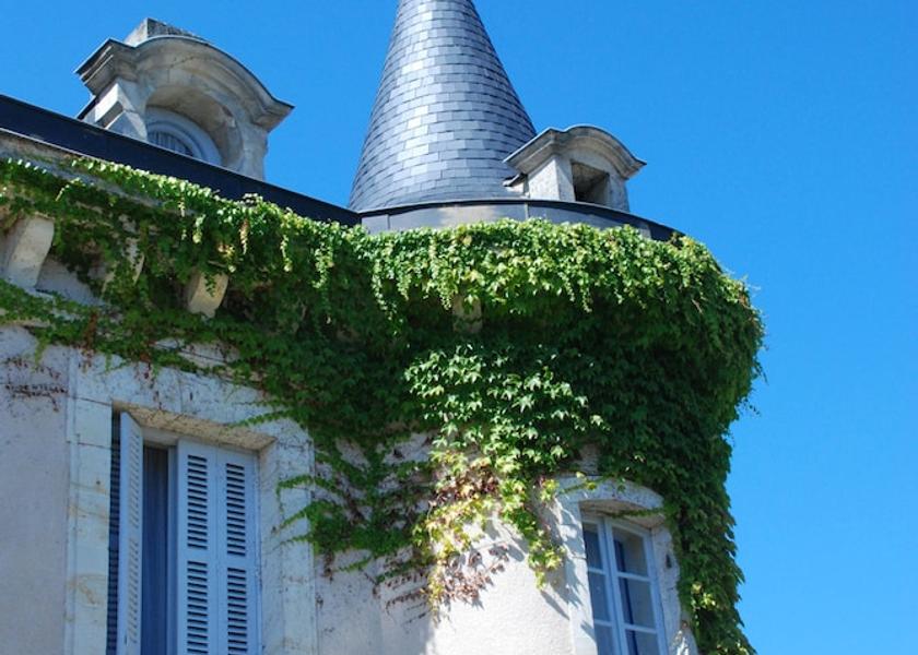 Nouvelle-Aquitaine Monpazier Exterior Detail