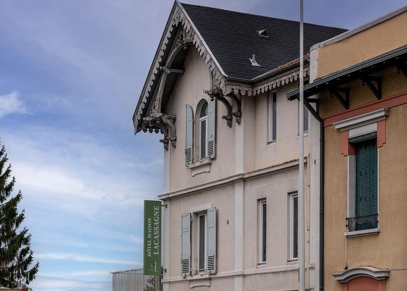Auvergne-Rhone-Alpes Lyon Facade