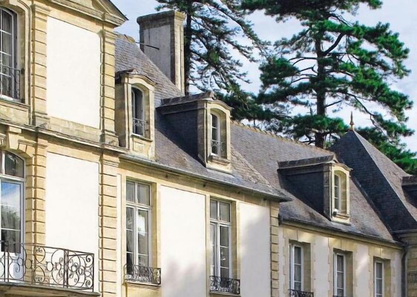 Normandy Sully Facade