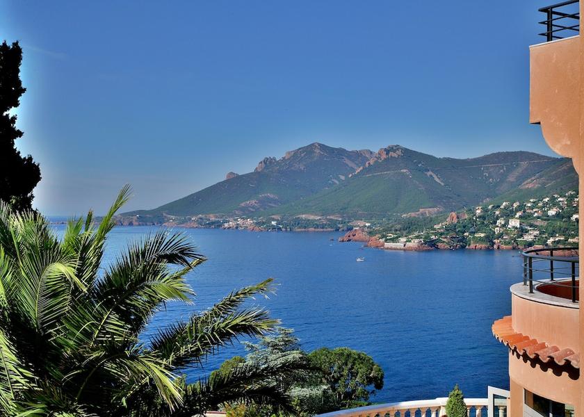 Provence - Alpes - Cote d'Azur Theoule-sur-Mer Exterior Detail