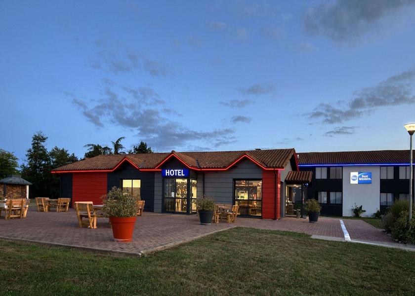 Nouvelle-Aquitaine Le Passage Exterior Detail