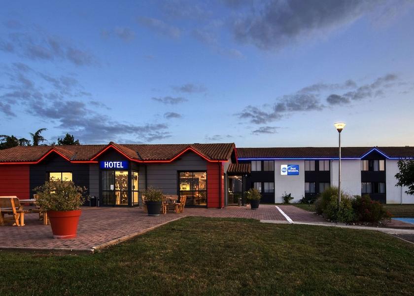 Nouvelle-Aquitaine Le Passage Exterior Detail