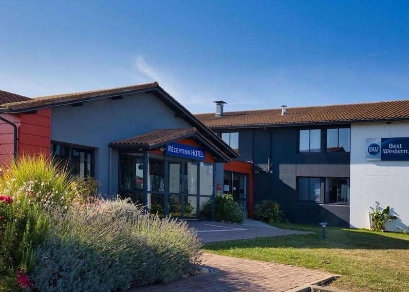 Nouvelle-Aquitaine Le Passage Exterior Detail