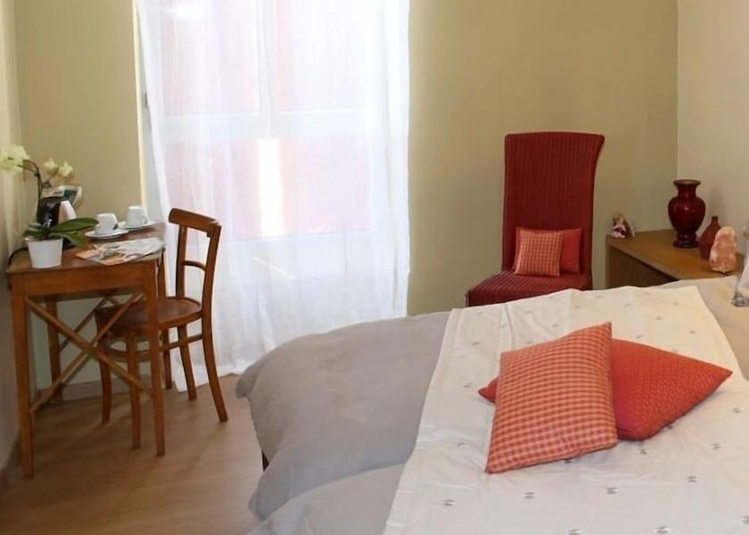 Auvergne-Rhone-Alpes Saint-Laurent-De-Chamousset Room