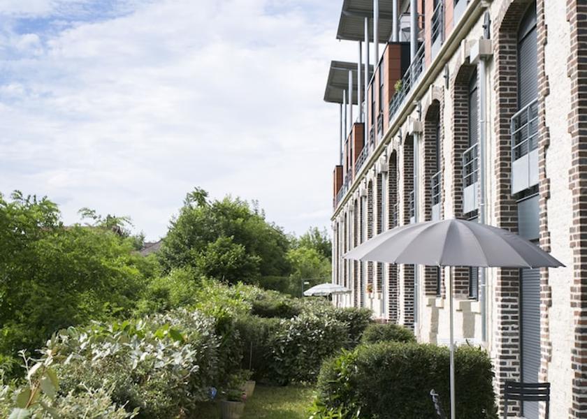 Grand Est Troyes Exterior Detail