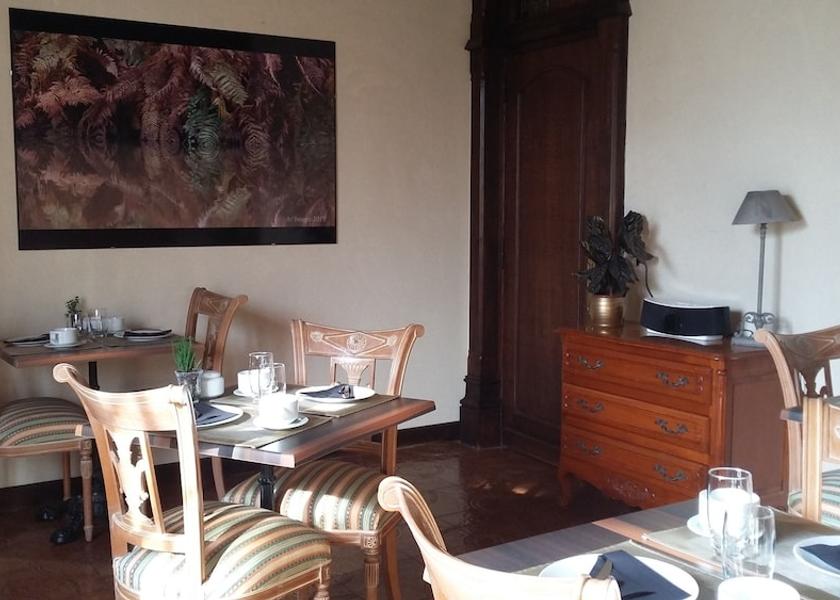 Brittany La Roche-Bernard Breakfast area