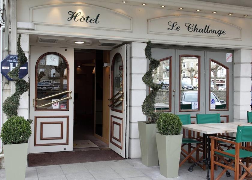 Brittany Dinan Entrance