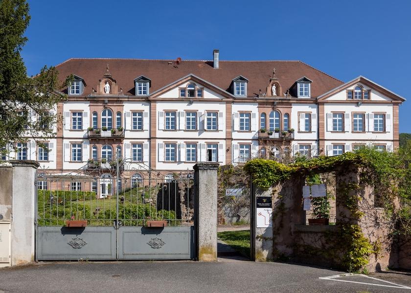 Grand Est Saint-Hippolyte Facade