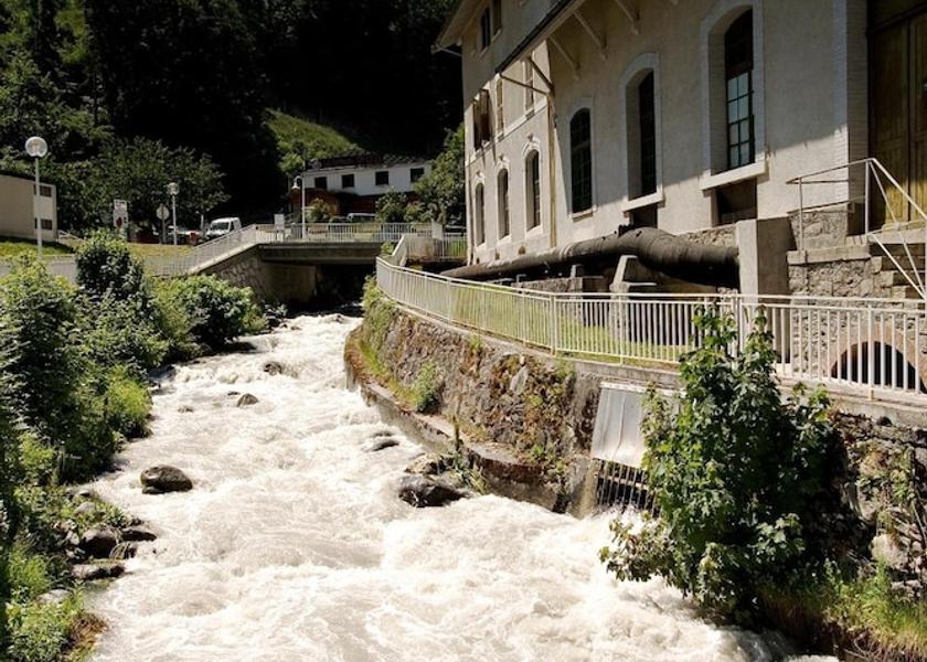 Auvergne-Rhône-Alpes Brides-les-Bains Exterior