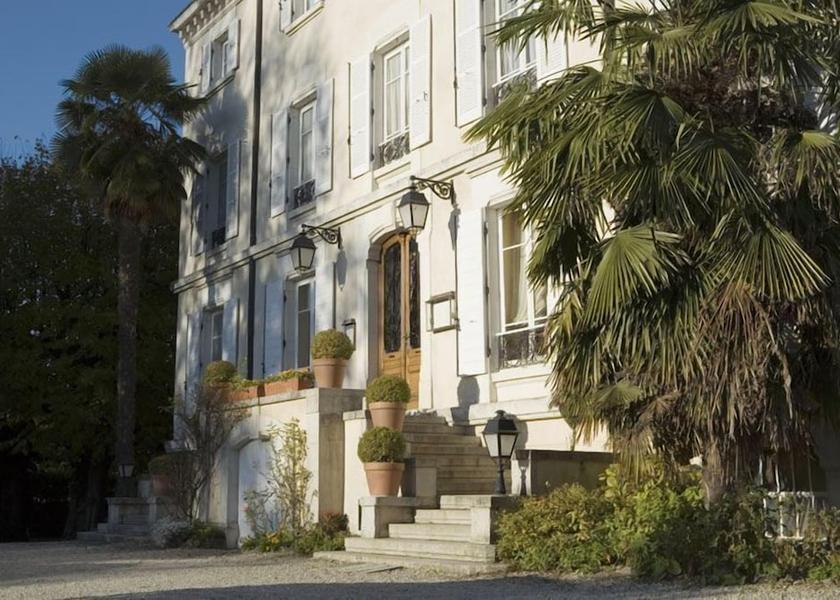 Auvergne-Rhone-Alpes Chonas-l'Amballan Facade