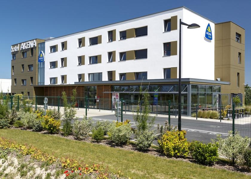 Grand Est Bezannes Facade