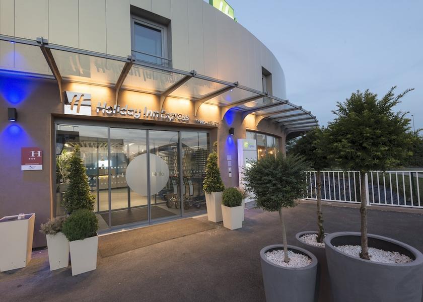 Ile-de-France Velizy-Villacoublay Exterior Detail