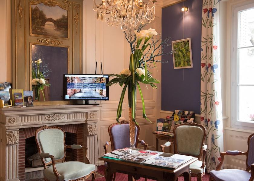 Centre - Loire Valley Amboise Lobby