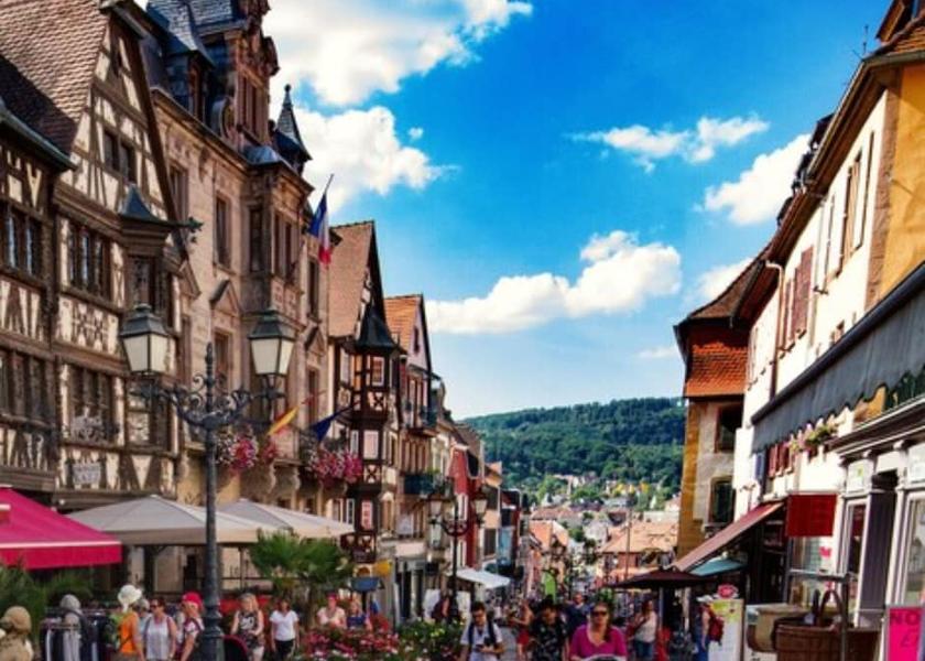 Grand Est Steinbourg Exterior Detail