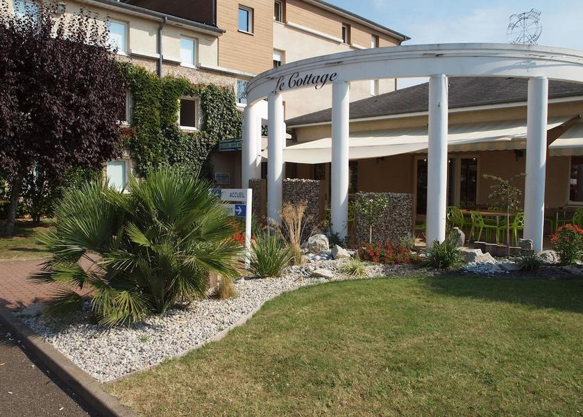 Pays de la Loire Arnage Entrance