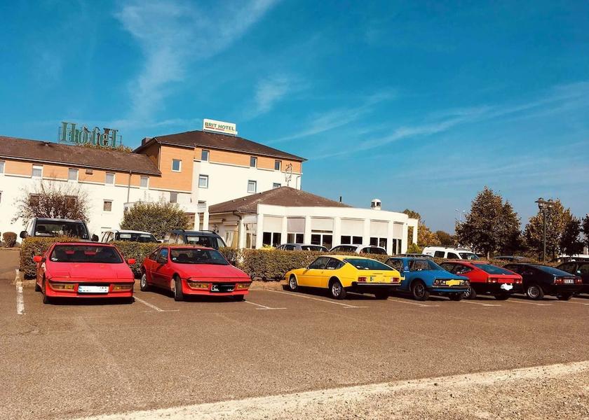 Pays de la Loire Arnage Exterior Detail