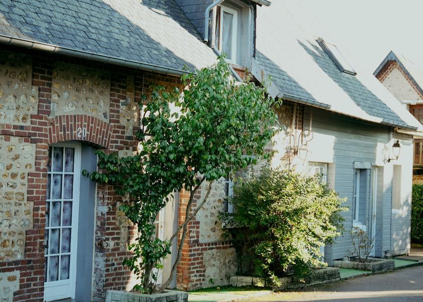 Normandy Saint-Gatien-des-Bois Exterior Detail