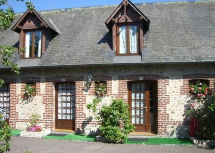 Normandy Saint-Gatien-des-Bois Facade