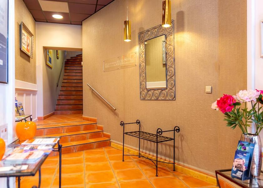 Provence - Alpes - Cote d'Azur Avignon Lobby