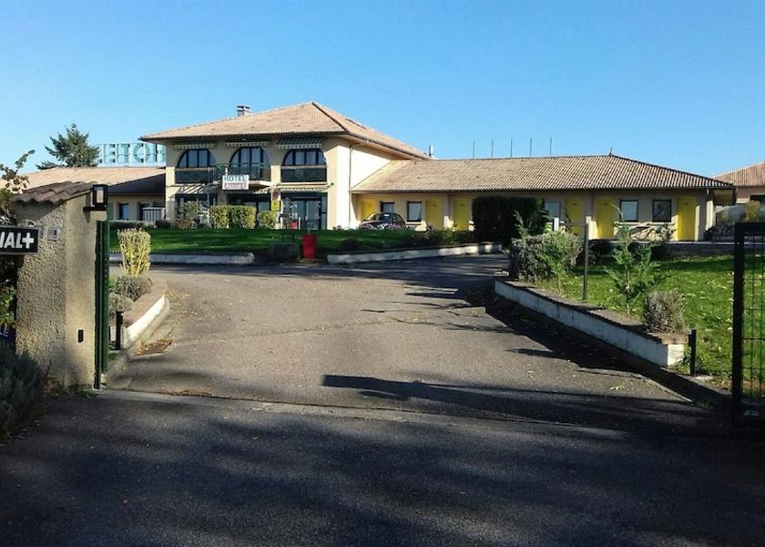 Grand Est Allain Entrance