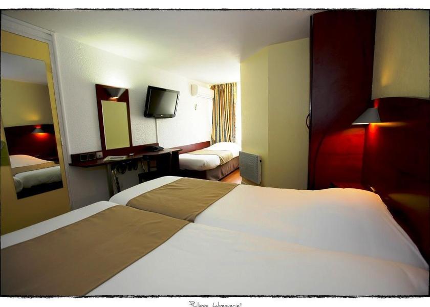 Nouvelle-Aquitaine Bordeaux Triple Room