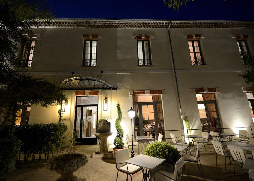 Provence - Alpes - Cote d'Azur L'Isle-sur-la-Sorgue Facade