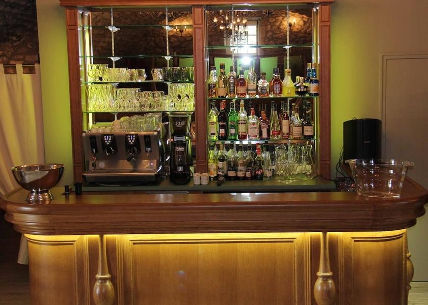 Centre-Loire Valley Meung-sur-Loire Bar