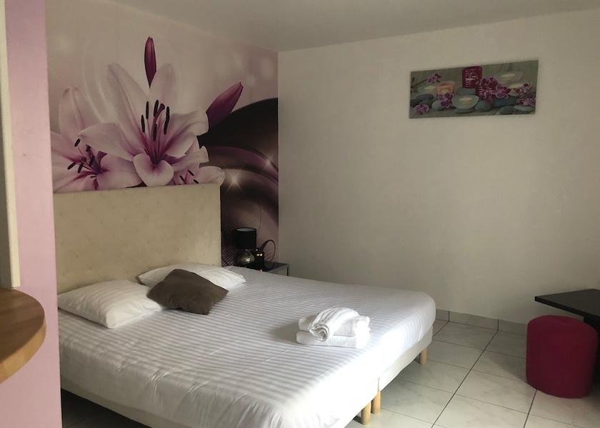 Grand Est Troyes Room
